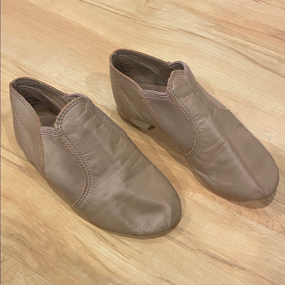 Women's Tan Jazz Shoes